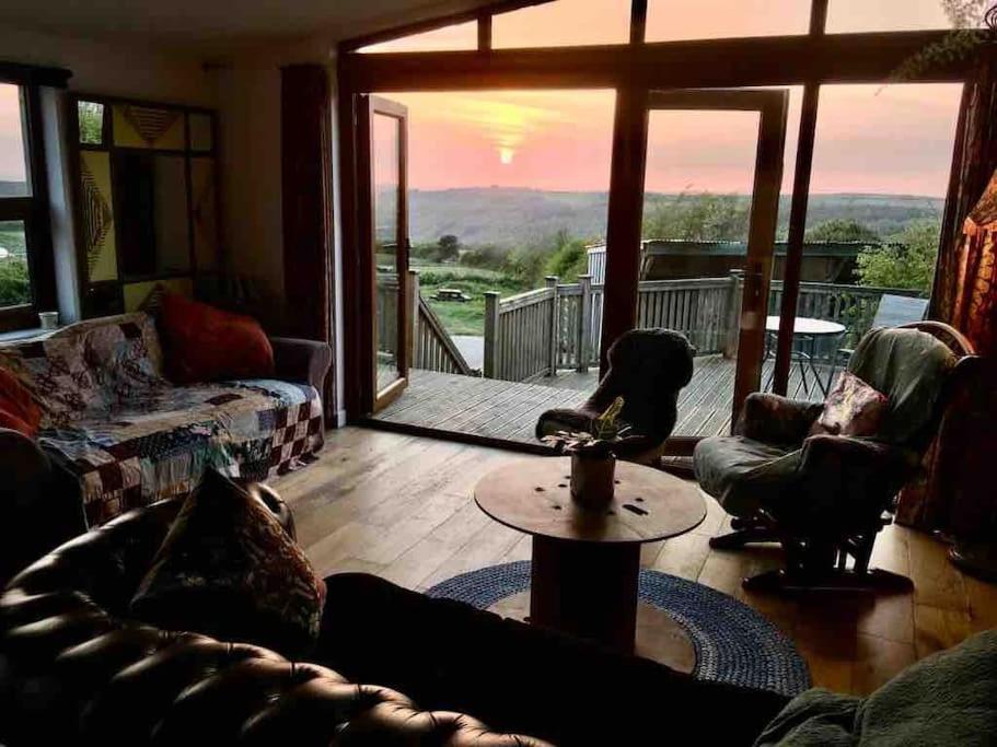 Spacious Cabin On Isolated Farm With Sea View Bude Buitenkant foto