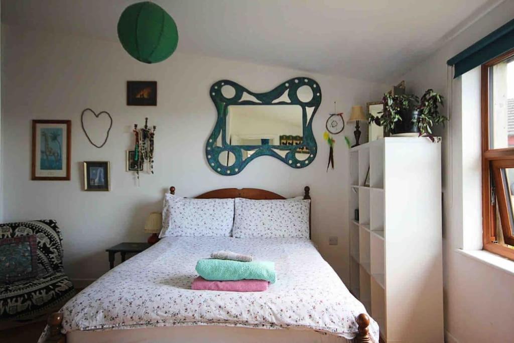 Spacious Cabin On Isolated Farm With Sea View Bude Buitenkant foto