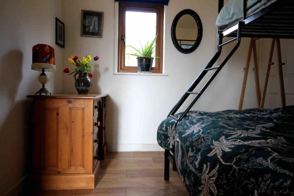Spacious Cabin On Isolated Farm With Sea View Bude Buitenkant foto