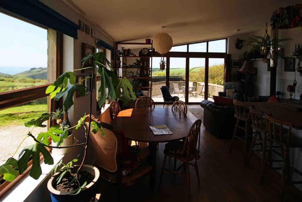 Spacious Cabin On Isolated Farm With Sea View Bude Buitenkant foto
